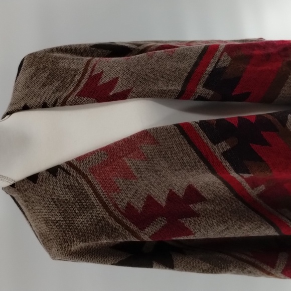 Carapace tribal western design shawl/poncho/shrug OSFA brown/red colors w/fringe - Picture 2 of 5